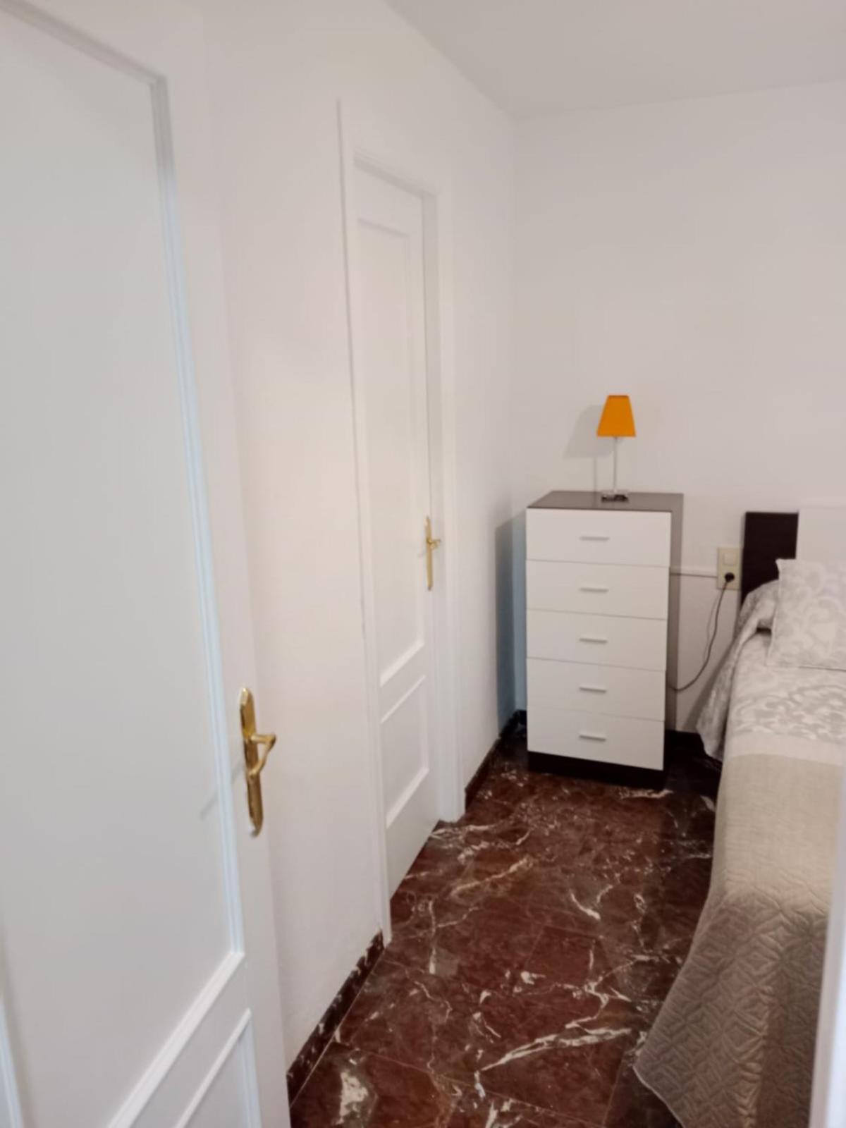 Apartamento Garcia Requena เฮน ภายนอก รูปภาพ