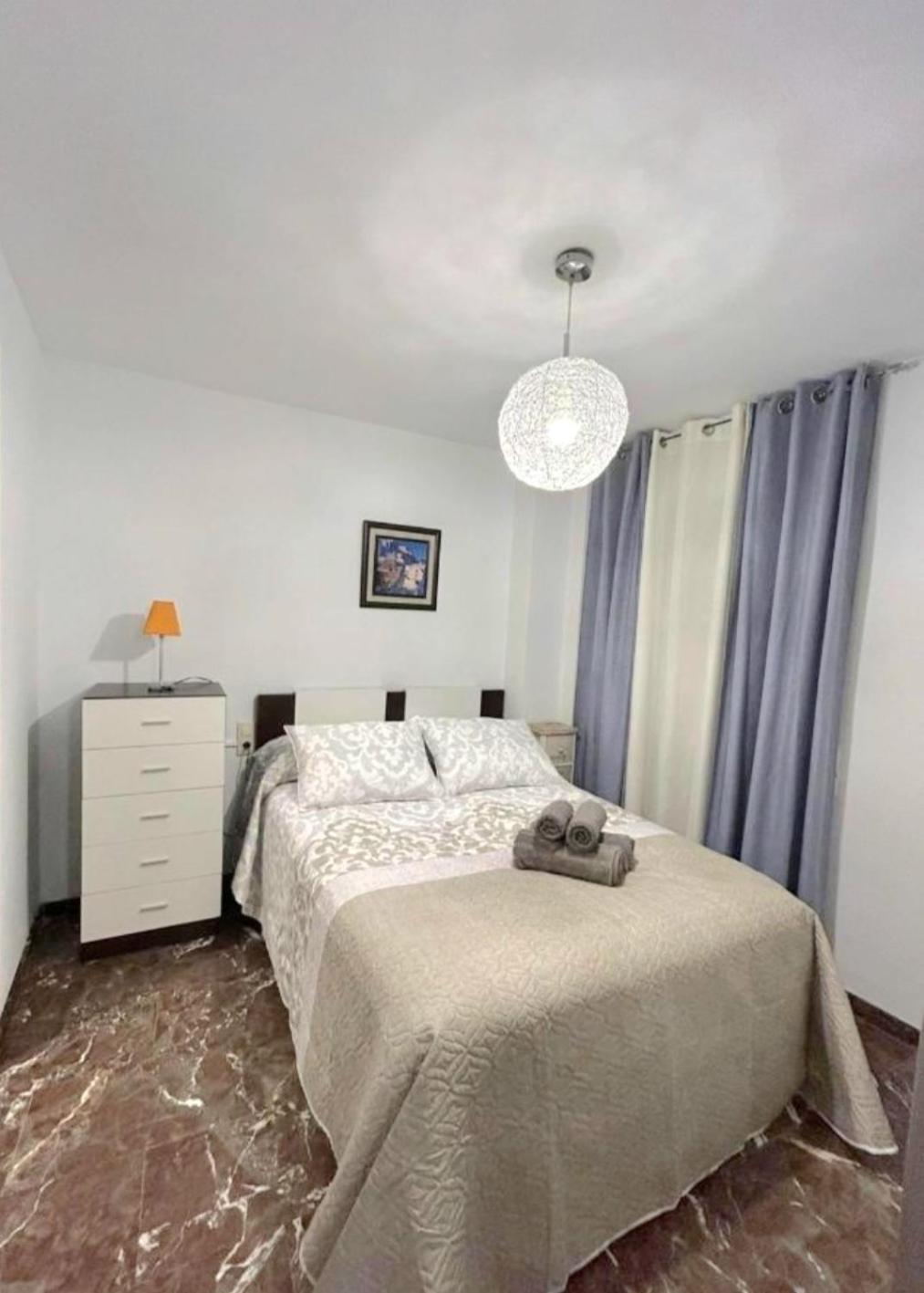 Apartamento Garcia Requena เฮน ภายนอก รูปภาพ