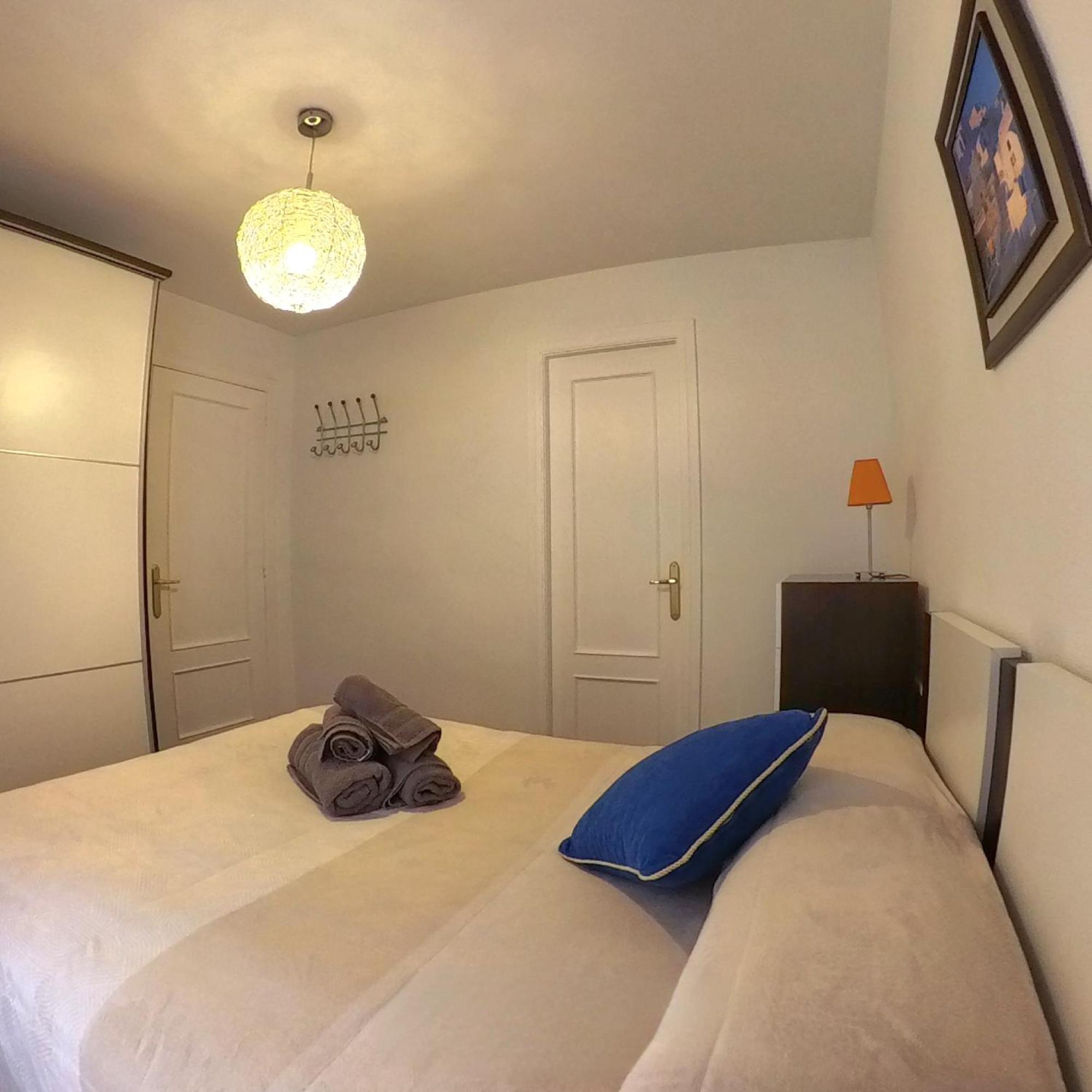 Apartamento Garcia Requena เฮน ภายนอก รูปภาพ